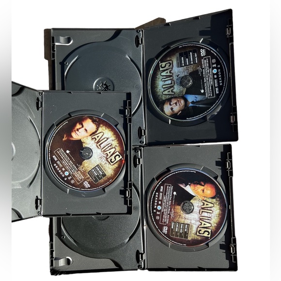 ALIAS  The complete Second Season The complete First season is listed separately - Picture 6 of 11